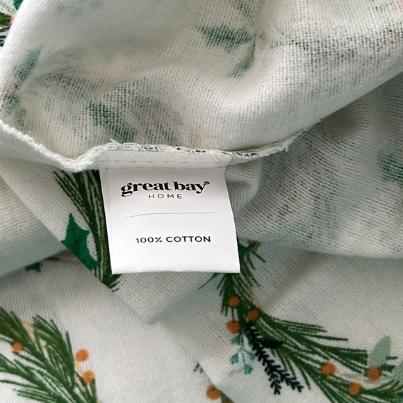 NWOT Great Bay Home 4-Piece Turkish Cotton Christmas Flannel KING Sheet Set - Picture 3 of 3